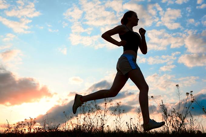 ist2_10060150-silhouette-woman-run-under-blue-sky-with-clouds1 ist2_10060150-silhouette-woman-run-under-blue-sky-with-clouds1