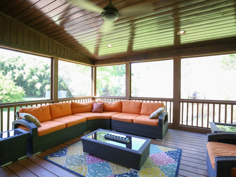 32_BACK_PORCH_001 32_BACK_PORCH_001