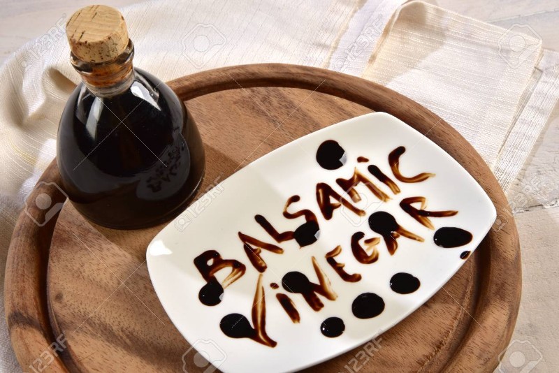 66761829-balsamic-vinegar-with-the-words-balsamic-vinegar-on-the-plate 66761829-balsamic-vinegar-with-the-words-balsamic-vinegar-on-the-plate