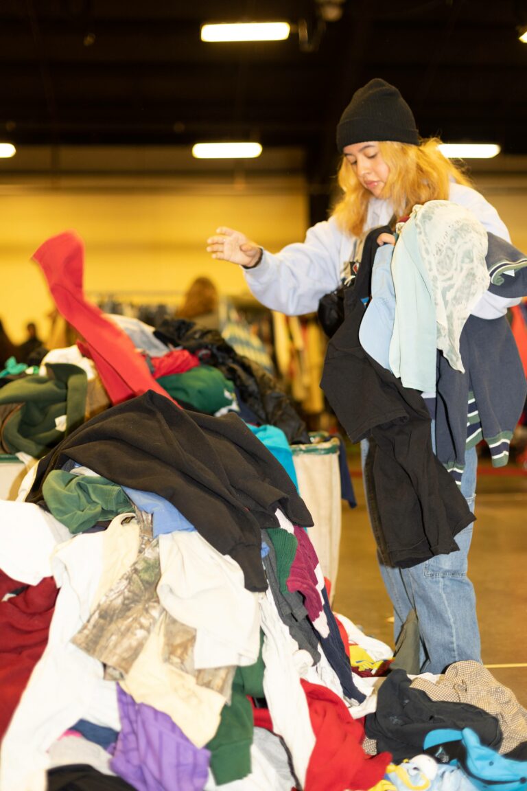 240121 NC VINTAGE BAZAAR DAY 2 083 Tommy Coyote @tommycoyote  min 768x1152